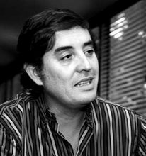 Apoyo al poeta y profesor Luis García Montero